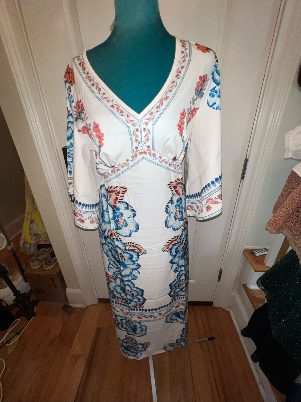 Arratta Bohemian Mid-length dress. New.
Size: M. Retail: $190. Asking: $97.